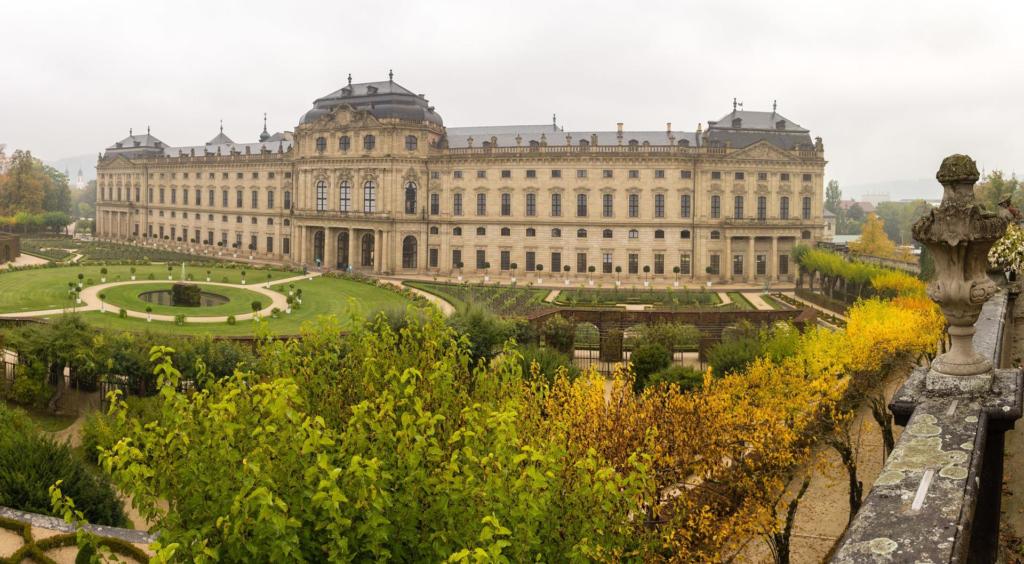 2560px 2017 residenz wurzburg 01